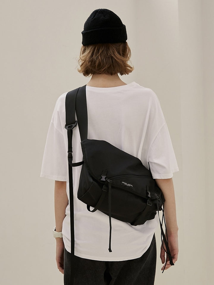 VAOPER Wander Messenger Bag